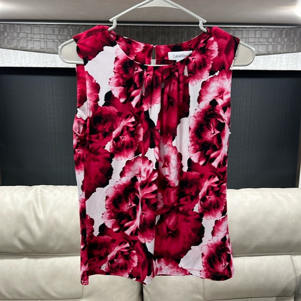 🌹 Calvin Klein Sleeveless top Floral Small